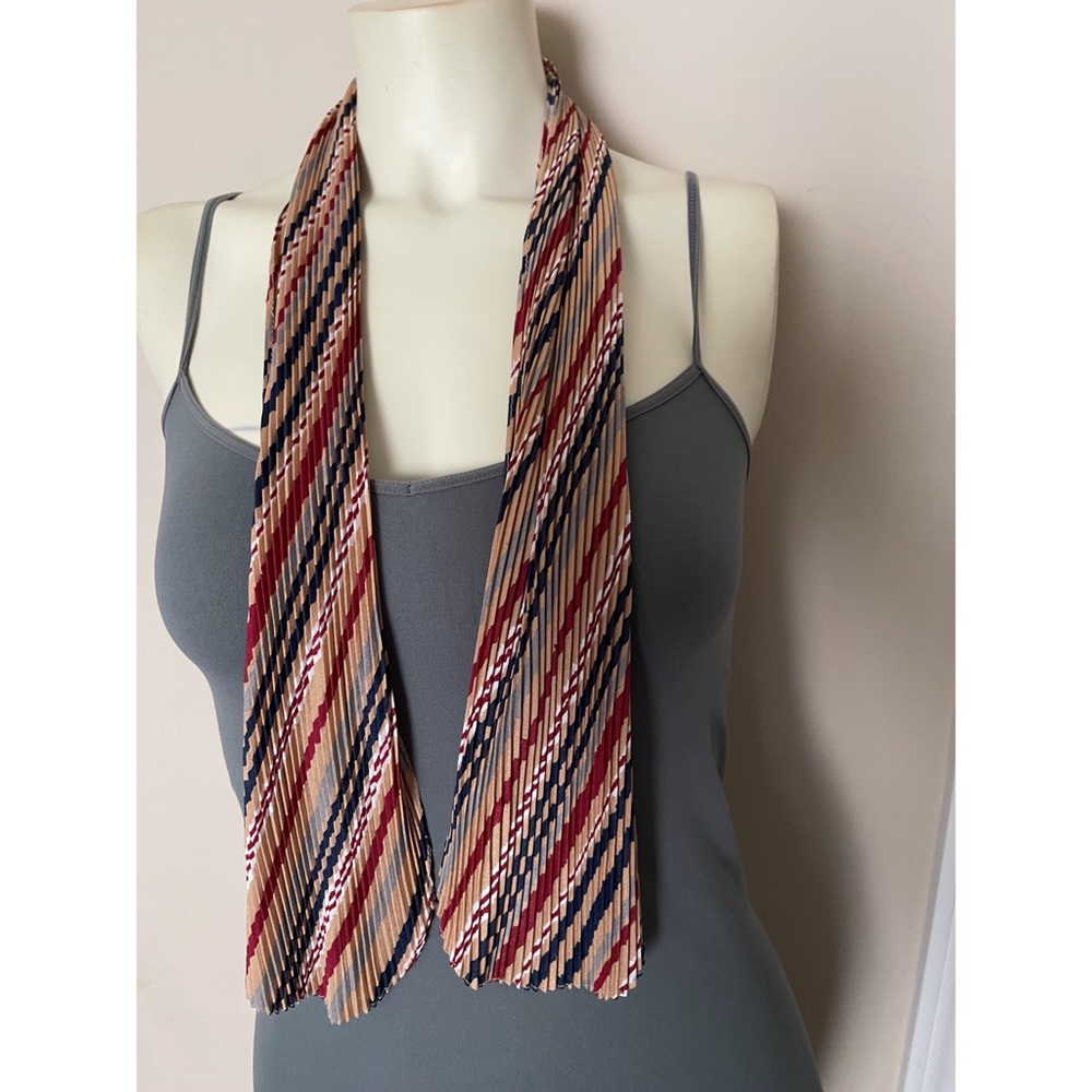 Vintage accordion scarf - Picture 4 of 6